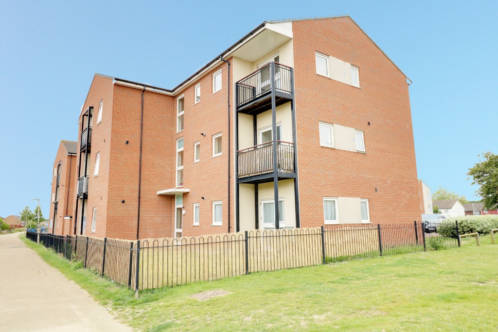 2 Bedroom Property For Sale in Ashford £140,000