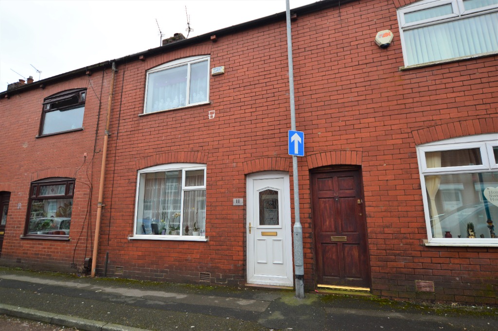 3 Bedroom Property For Sale in Bolton £120,000