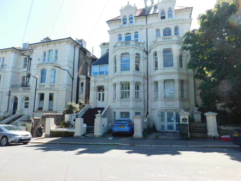 3 Bedroom Property For Sale in Hastings £130,000