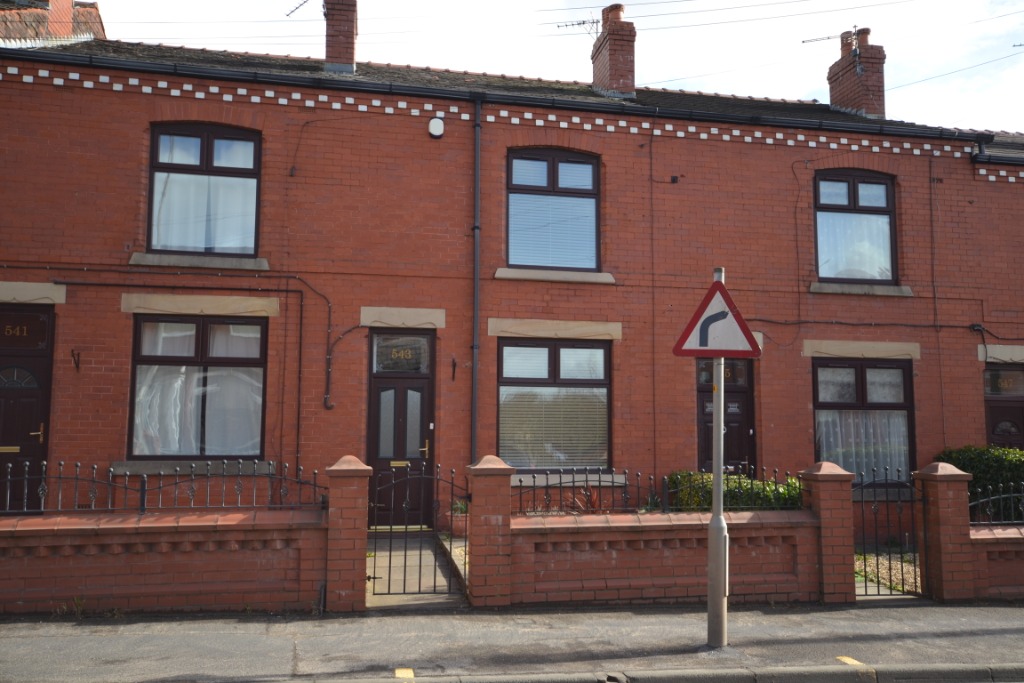 2 Bedroom Property For Sale in Wigan £90,000