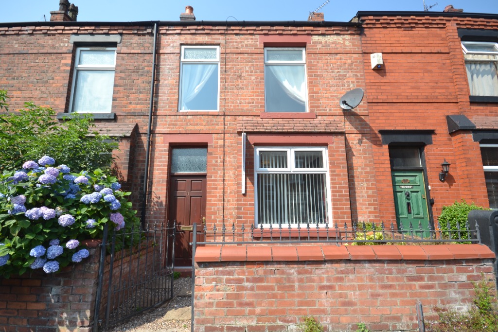 2 Bedroom Property For Sale in Wigan £105,000