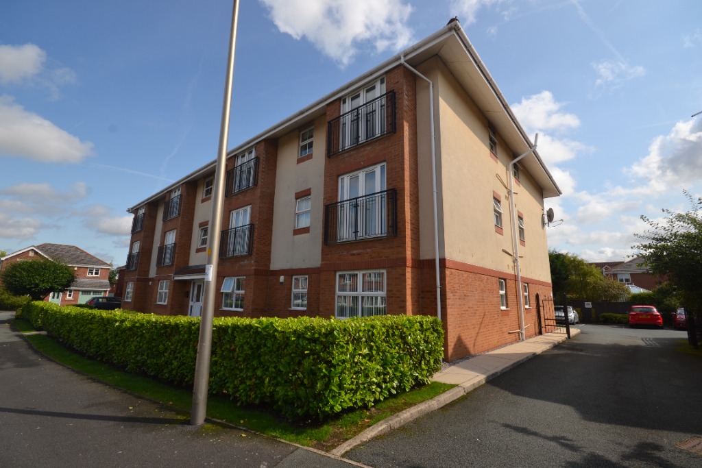 2 Bedroom Property For Sale in Wigan £90,000