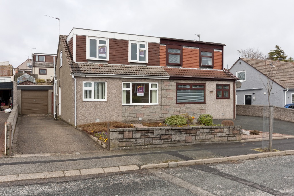3 Bedroom Property For Sale in Aberdeen £175,000