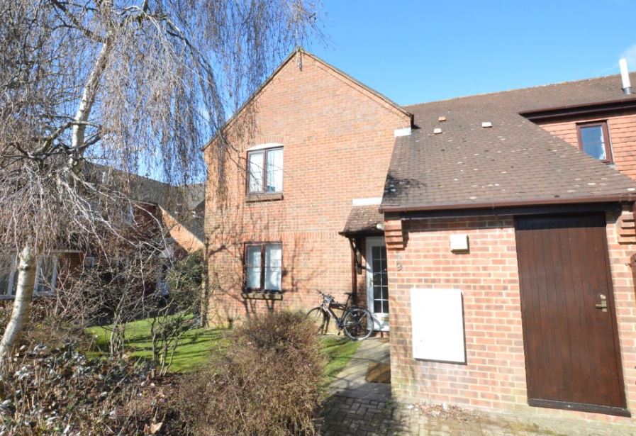 1 Bedroom Property For Sale in St Albans £230,000