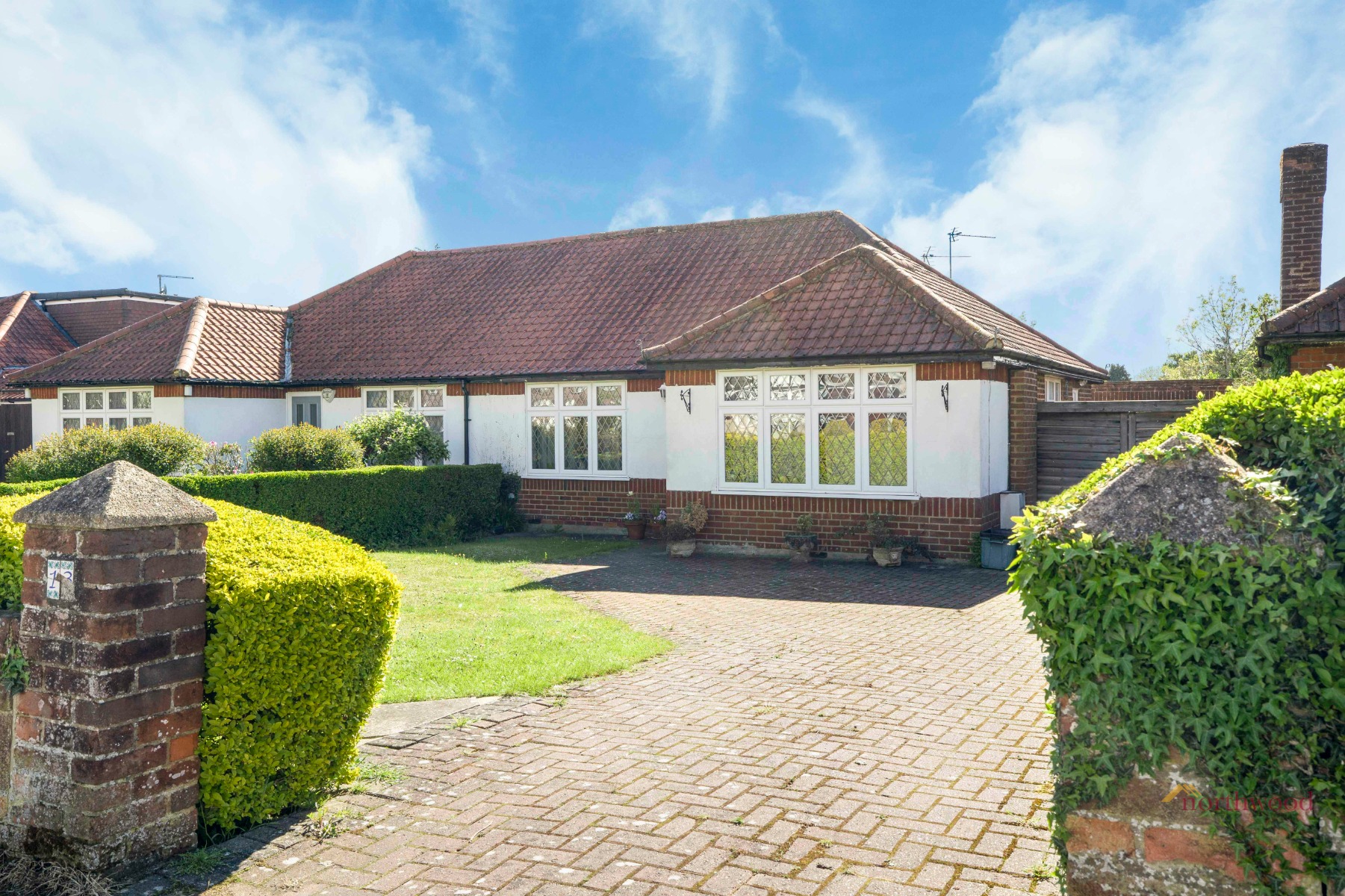 2 Bedroom Property For Sale in St Albans £575,000