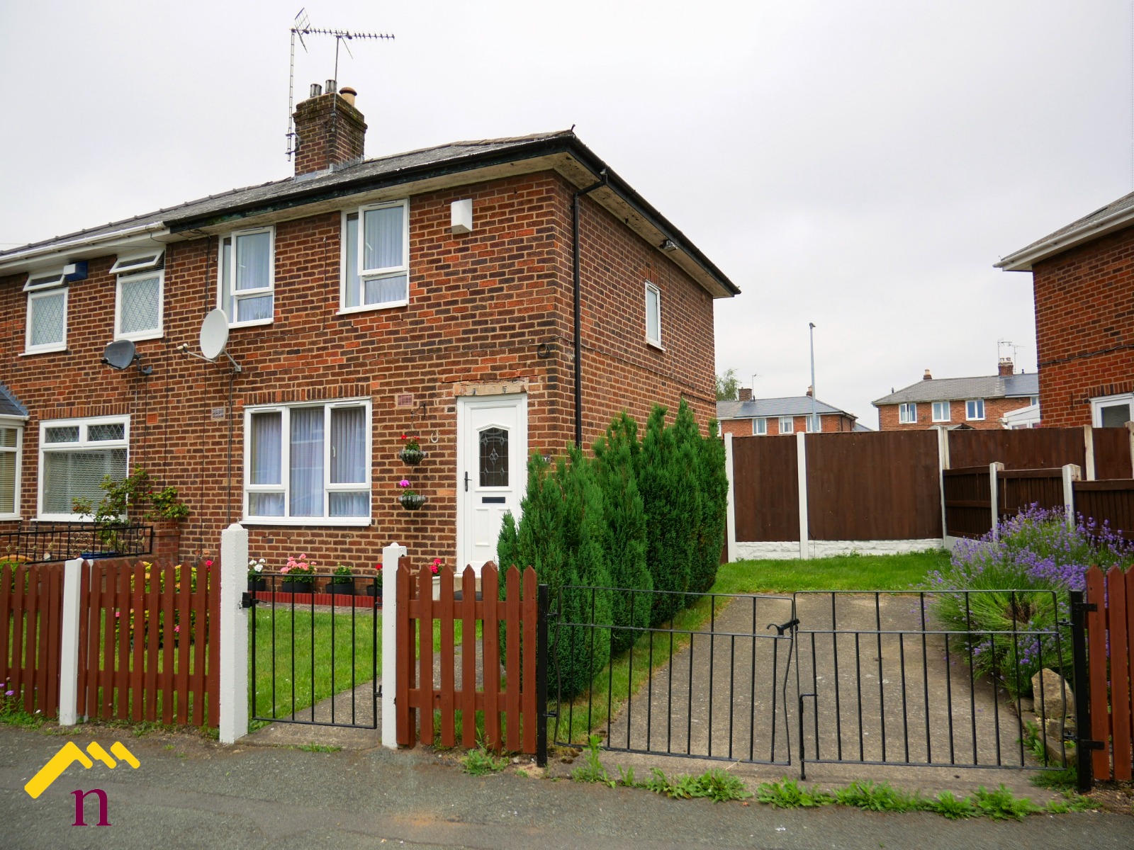 2 Bedroom Property For Sale in Wrexham £120,000