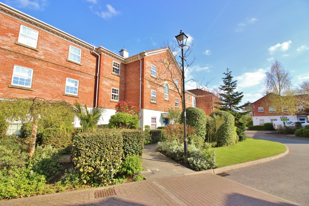 2 Bedroom Property For Sale in Banks £100,000