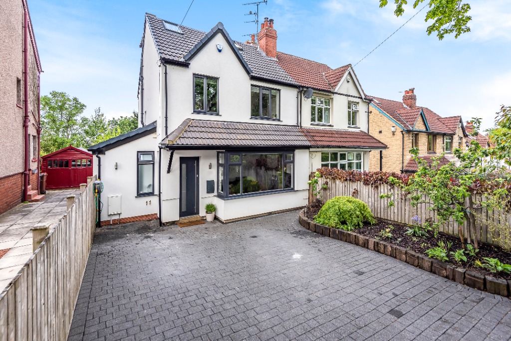4 Bedroom Property For Sale in Leeds £525,000