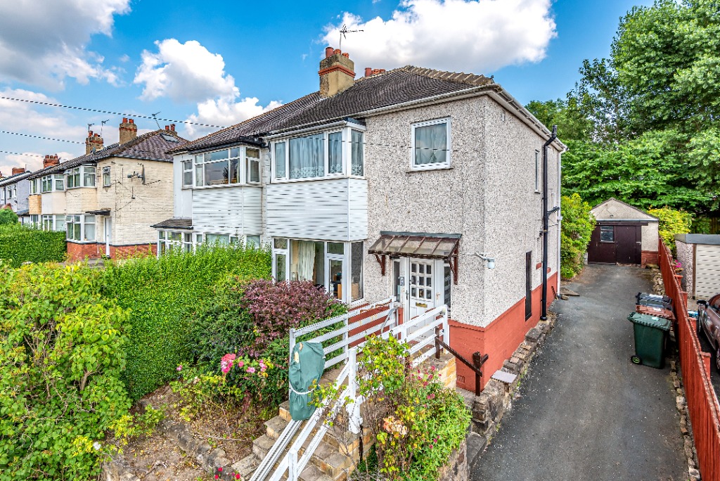 3 Bedroom Property For Sale in Leeds £225,000