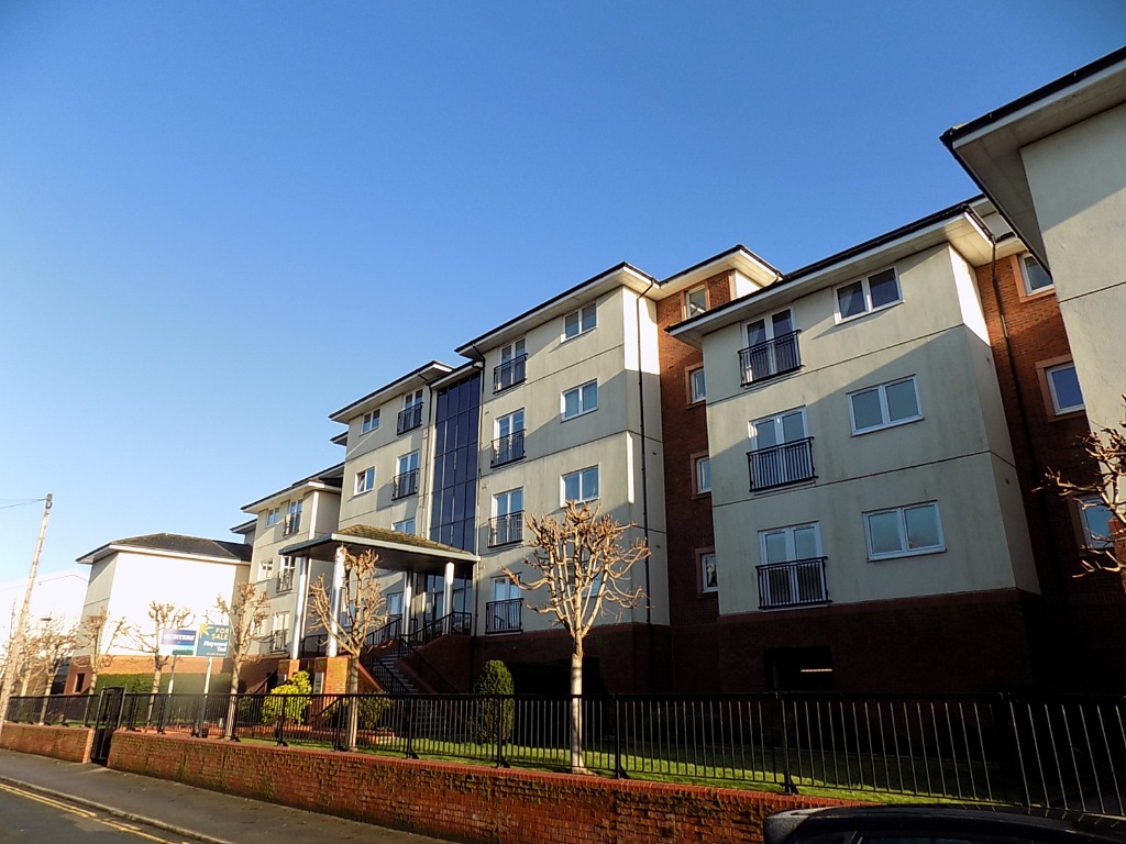 2 Bedroom Property For Sale in Carlisle £165,000