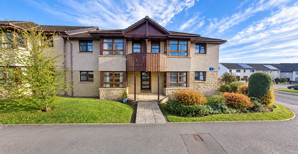 P2428: Tillybrake Gardens, Banchory, Aberdeenshire