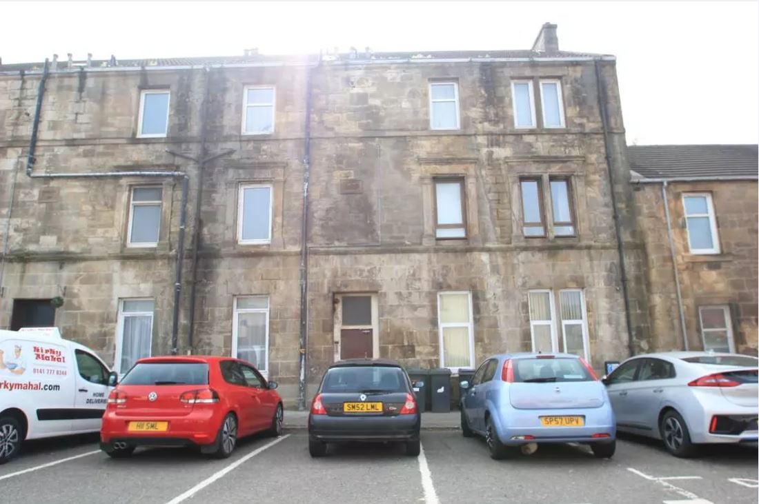 2 Bedroom, Furnished Flat on Eastside, Kirkintilloch, East
