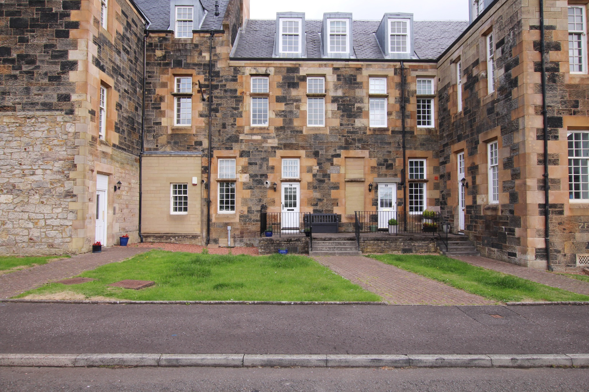 2 Bedroom, Part furnished Flat on Parklands View, Crookston, Glasgow