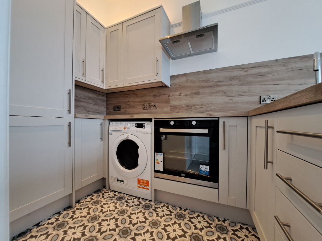 P159: Sandringham, 37 Bath St, Largs, North Ayrshire