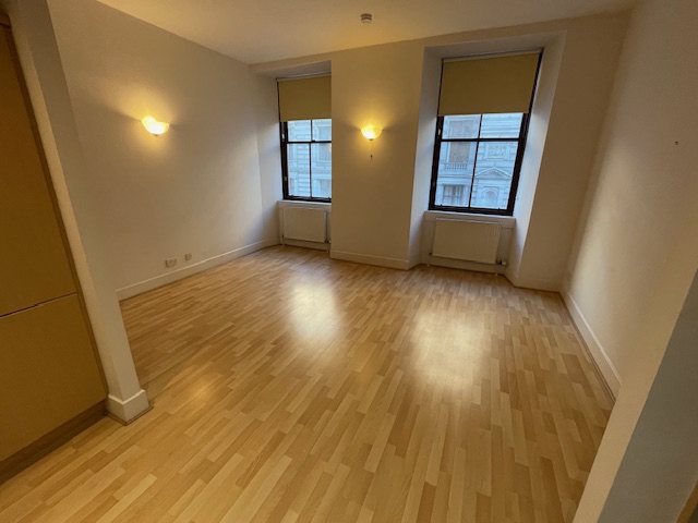 P286: Cochrane Street, Merchant City, Glasgow