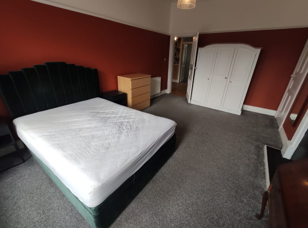 P407: Craigmillar Road, Battlefield, Glasgow