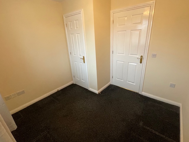 P412: Whitacres Road, Darnley, Glasgow