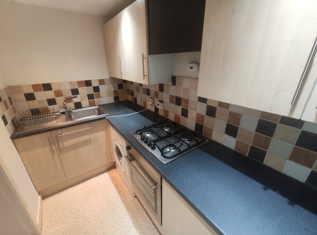 P415: Barlogan Avenue, Bellahouston, Glasgow