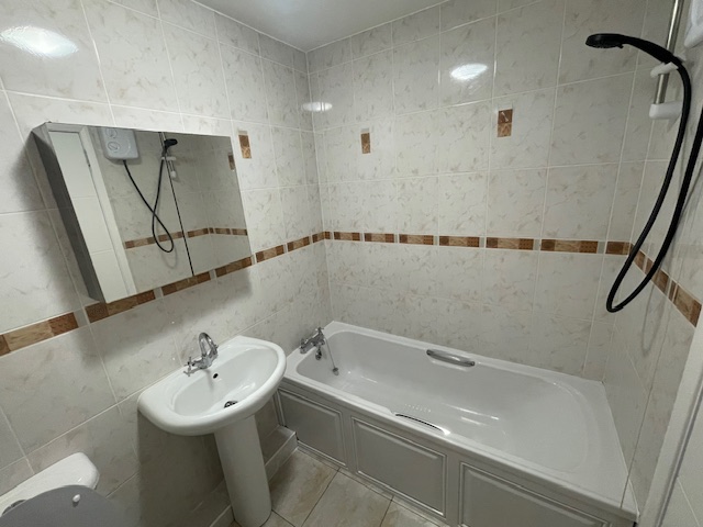 P426: Millhouse Drive, North Kelvindale, Glasgow