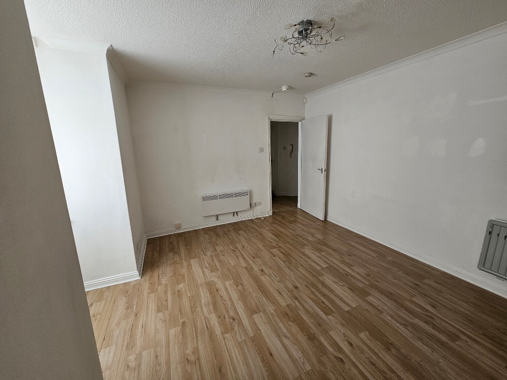 P451: Elmvale Row, Springburn, Glasgow