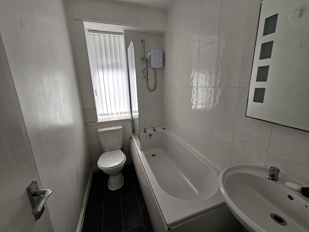 P451: Elmvale Row, Springburn, Glasgow