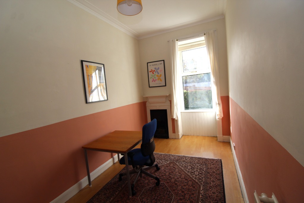 P454: Kings Park Road, Kings Park, Glasgow