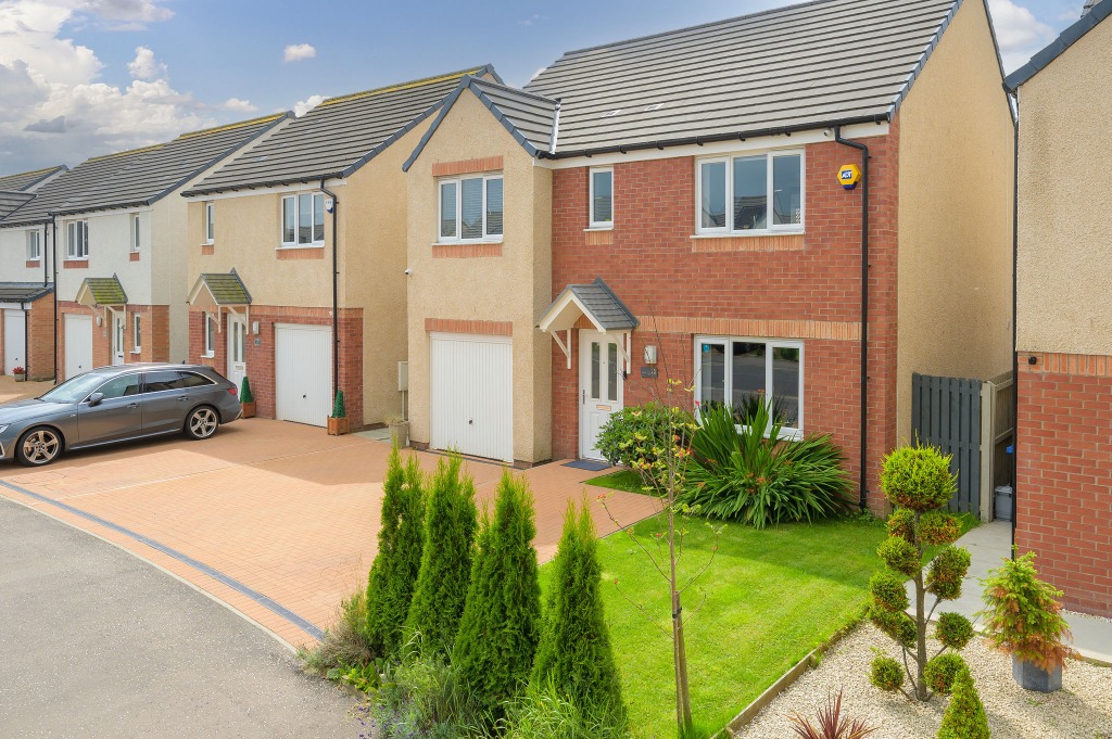 P560: Lanton Road, Larbert, Falkirk