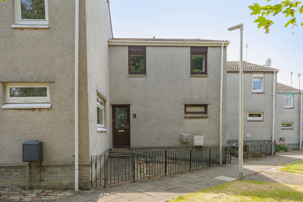 P626: Ladywell view, Boness, West Lothian