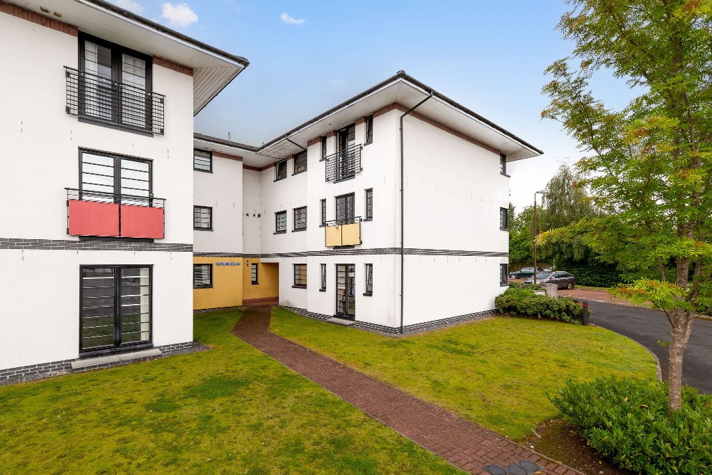 P630: Whiteside Court, Bathgate, West Lothian