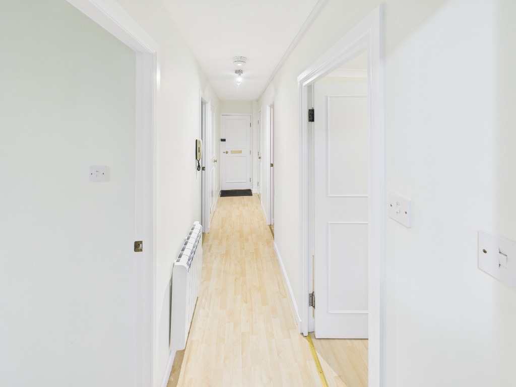 Dalmeny Road, Edinburgh, EH6 4QY