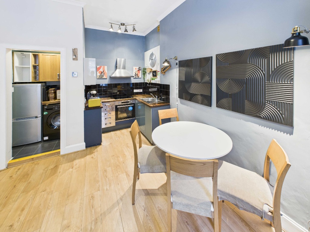 Dean Park Street, Edinburgh, EH4 1JS