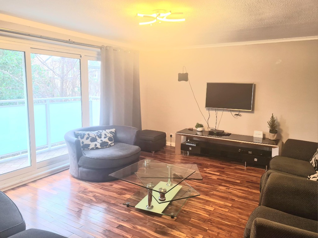 Inverleith Row, Edinburgh, EH3 5LX