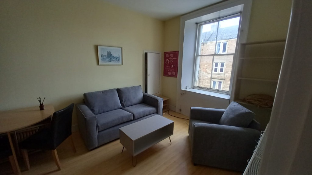 Albion Road, Edinburgh, EH7 5QZ