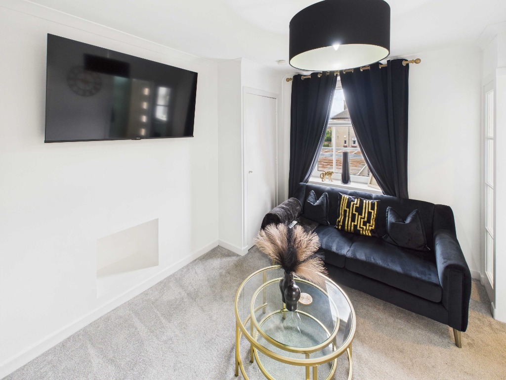 Springfield Place, Midlothian, EH25 9LW