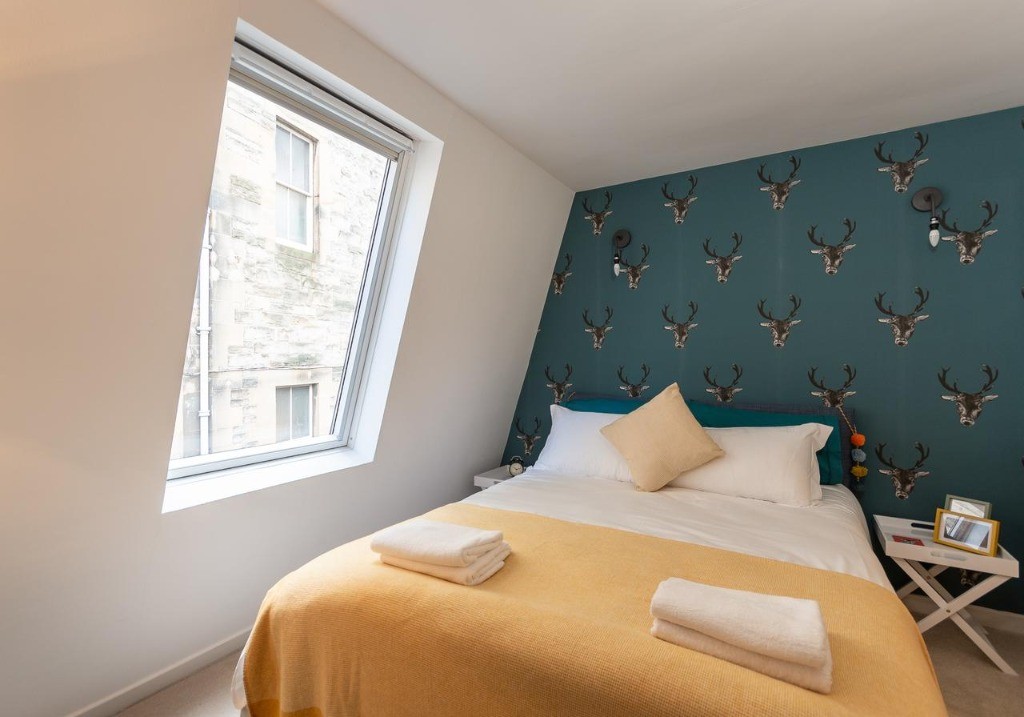 Lynedoch Place Lane, Edinburgh, EH3 7QA