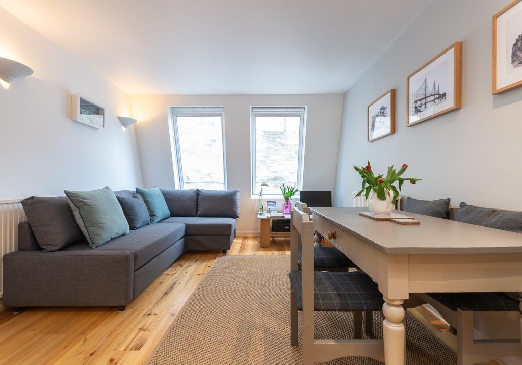 Lynedoch Place Lane, Edinburgh, EH3 7QA