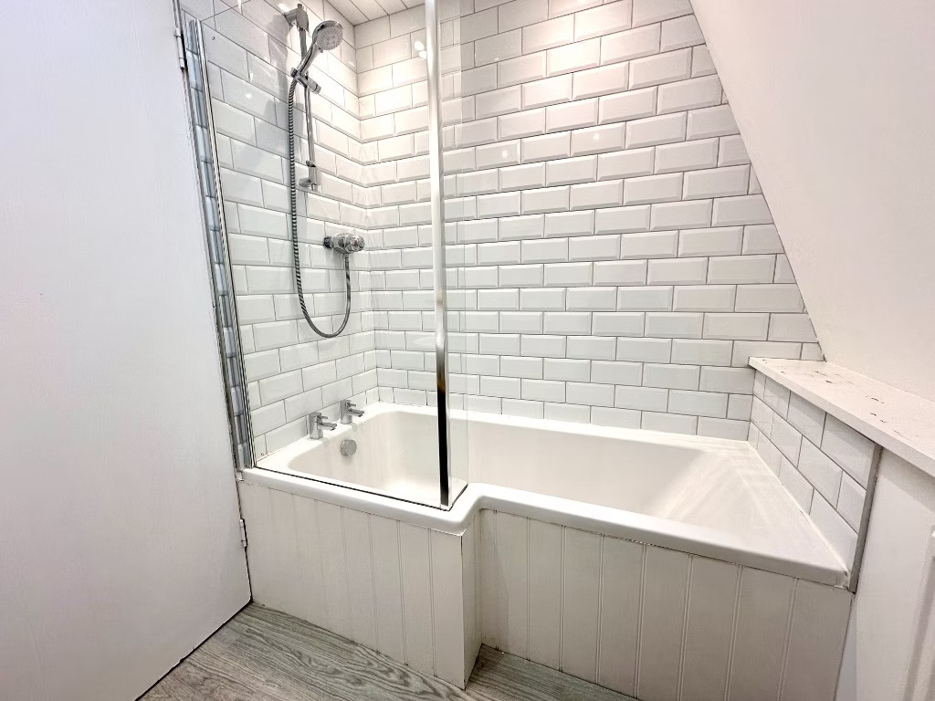 Douglas Gardens Mews, Edinburgh, EH4 3BZ