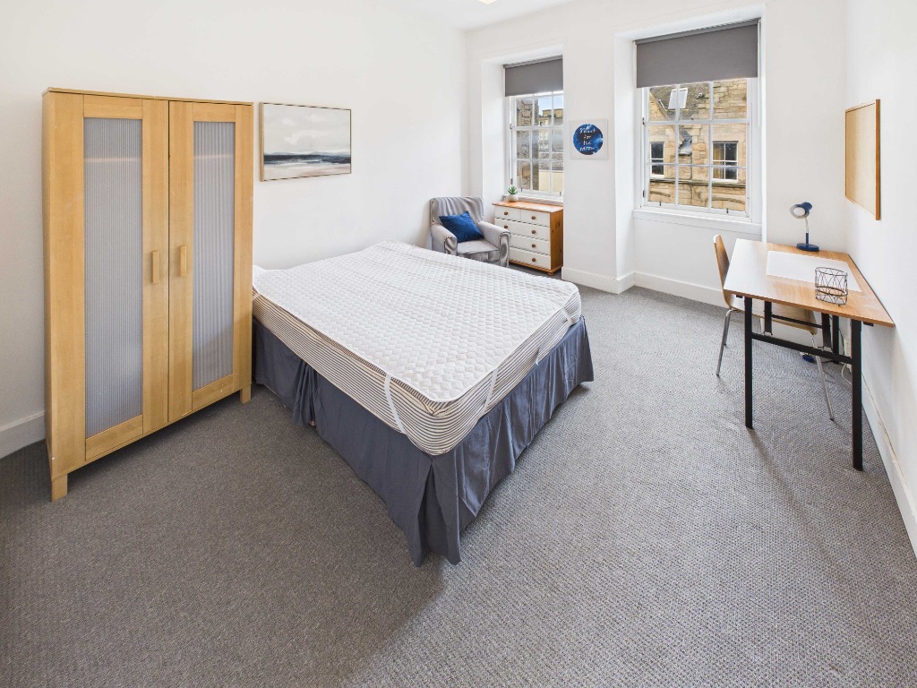 Worlds End Close, Edinburgh, EH1 1TD