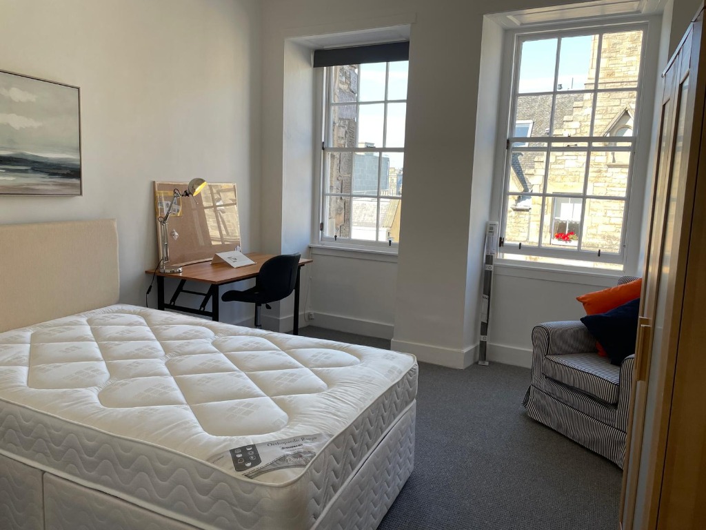 Worlds End Close, Edinburgh, EH1 1TD