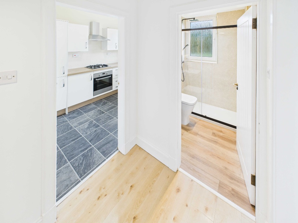 Hutchison Medway, Edinburgh, EH14 1QL