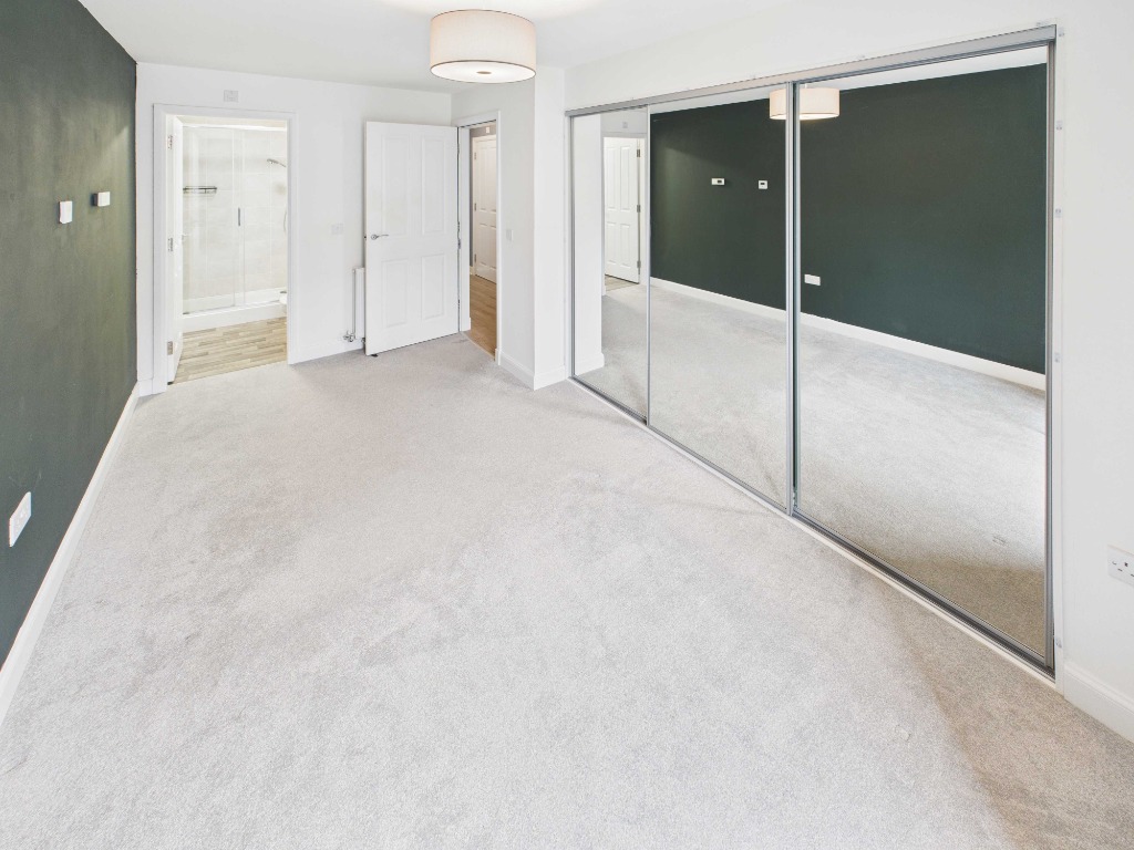 Cunningham Square, Edinburgh, EH15 1BH