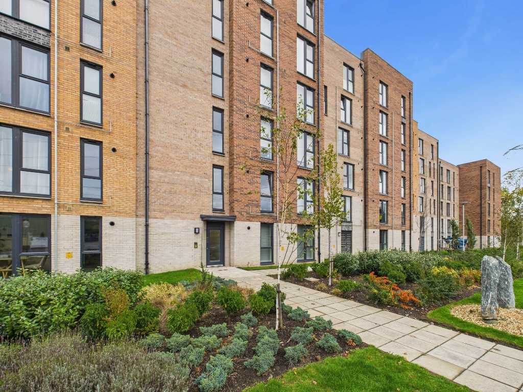 Cunningham Square, Edinburgh, EH15 1BH