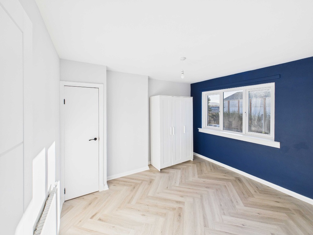 Turnhouse Road, Edinburgh, EH12 8ND