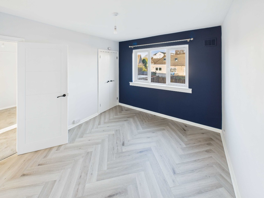 Turnhouse Road, Edinburgh, EH12 8ND