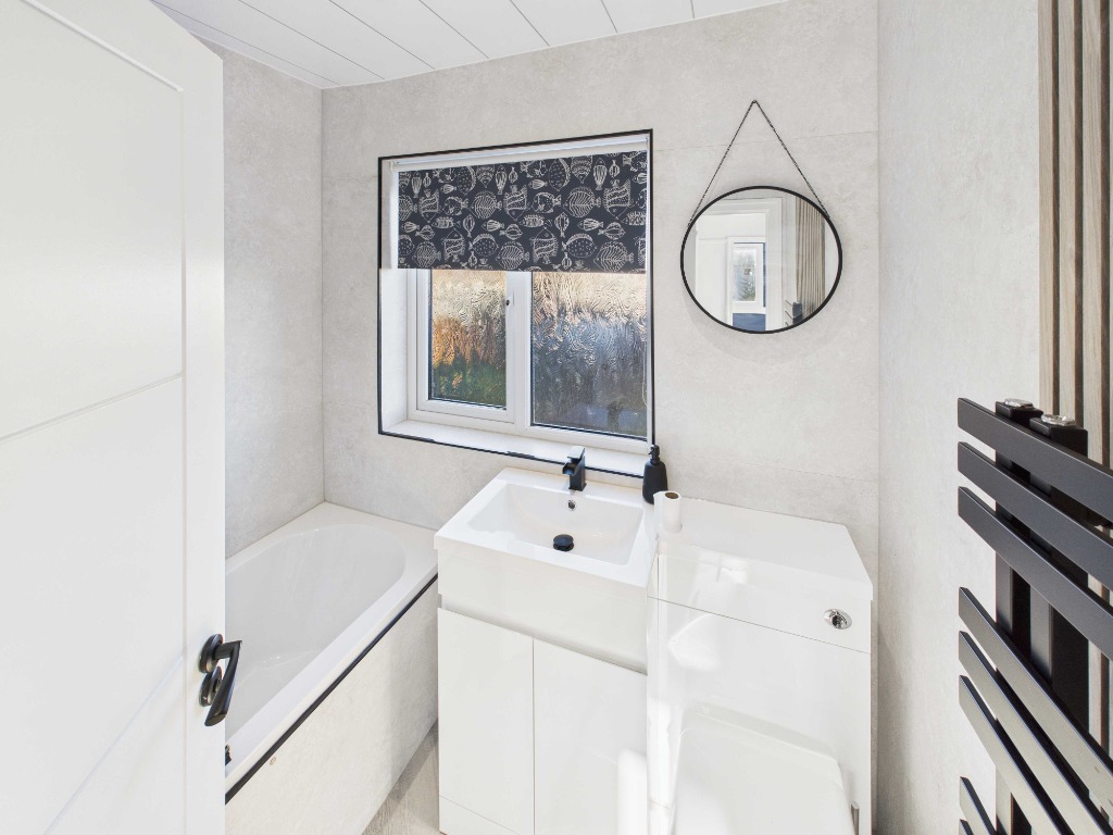 Turnhouse Road, Edinburgh, EH12 8ND