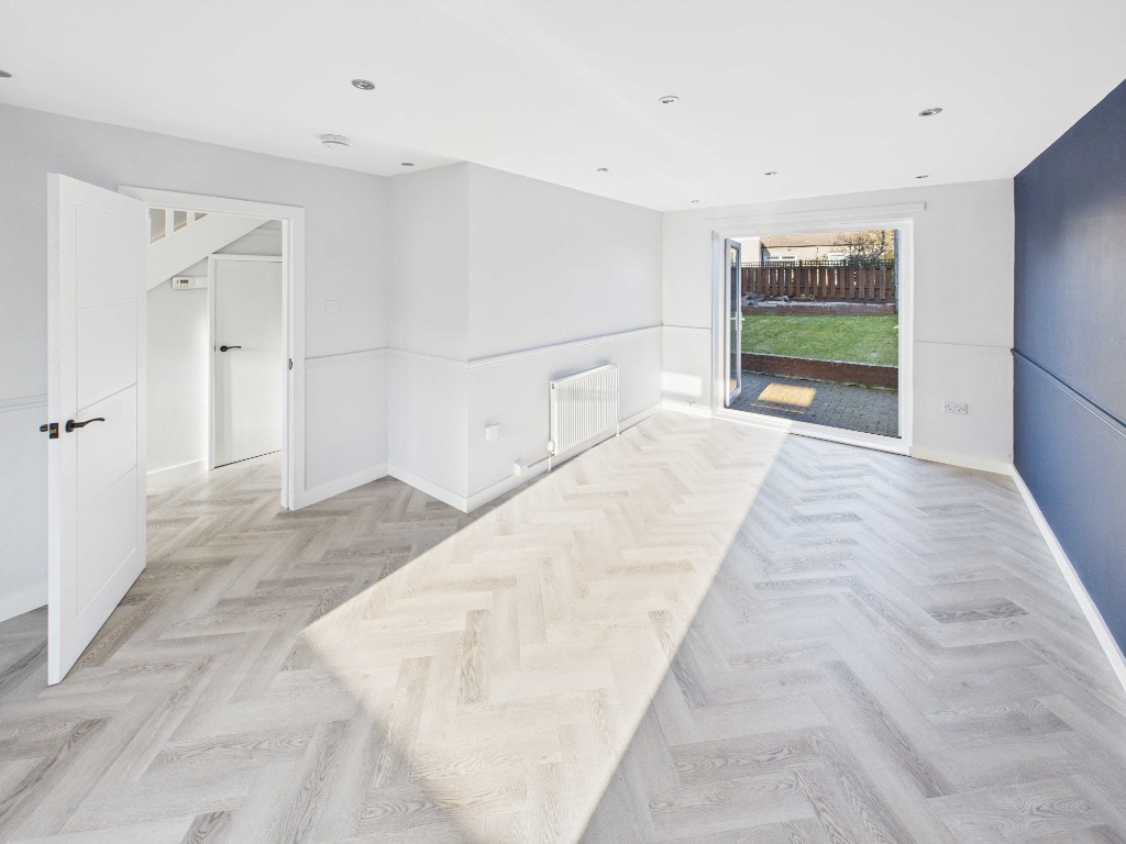 Turnhouse Road, Edinburgh, EH12 8ND