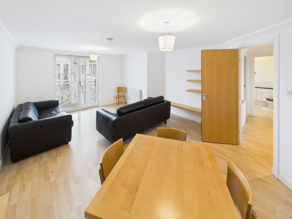 Crewe Road North, Edinburgh, EH5 2NE