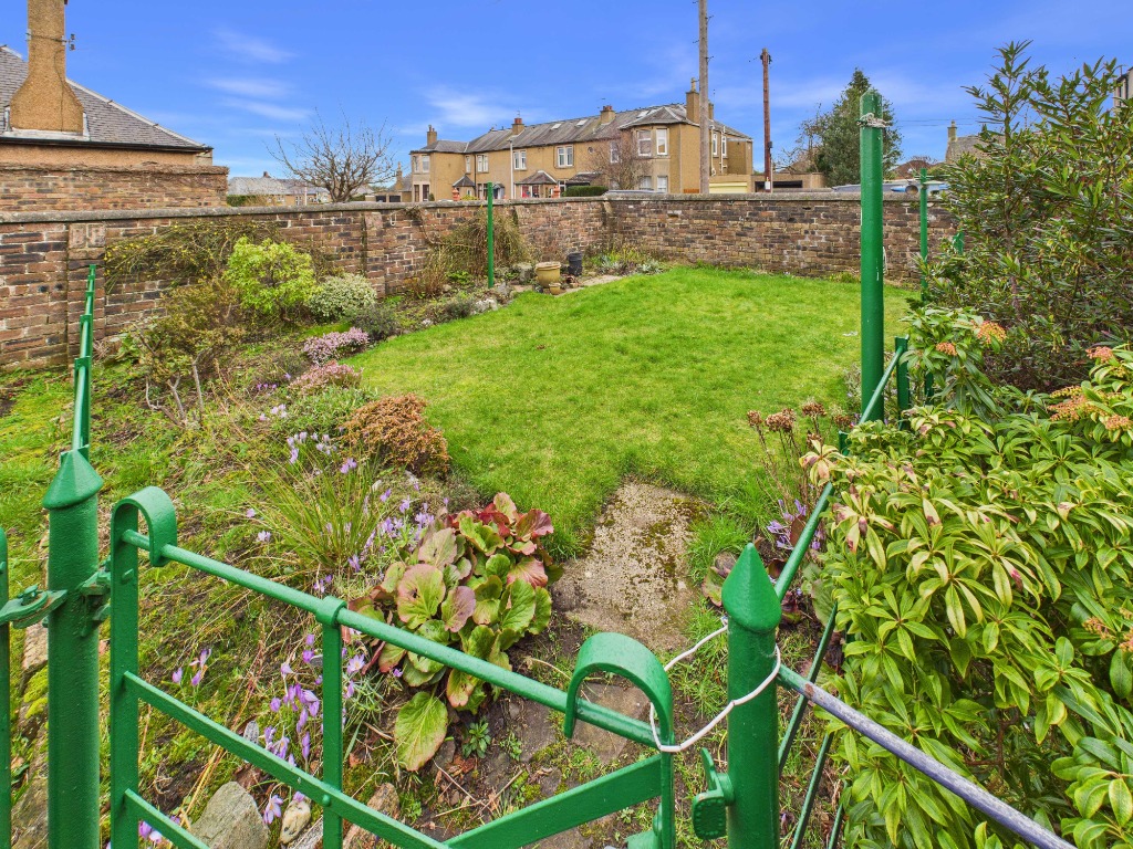 Lasswade Road, Edinburgh, EH16 6JB