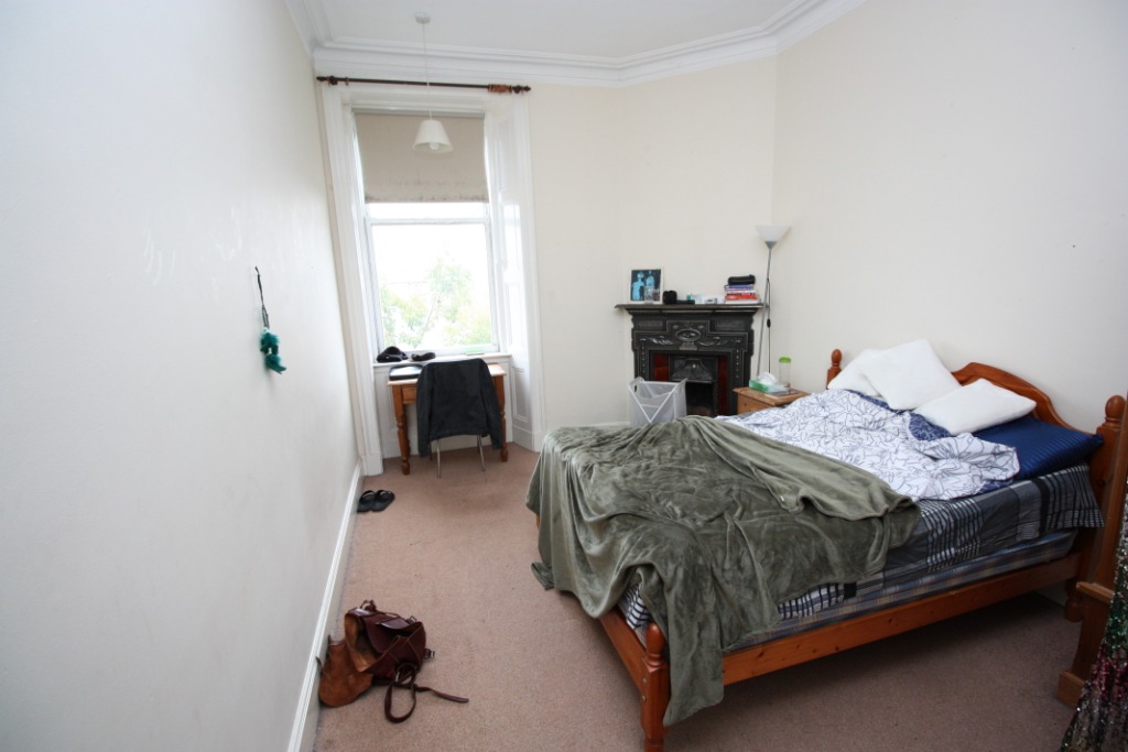 Strathearn Road, Edinburgh, EH9 2AD