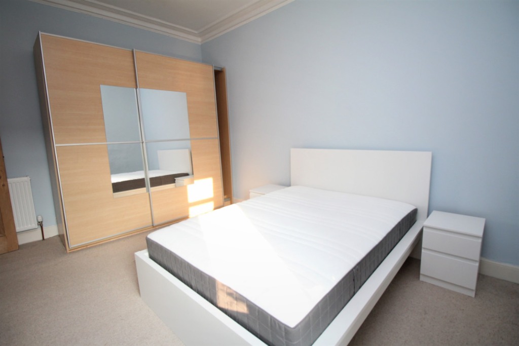 Albion Road, Edinburgh, EH7 5QU